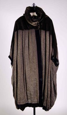 Black Silk Evening Coat with Metallic Thread