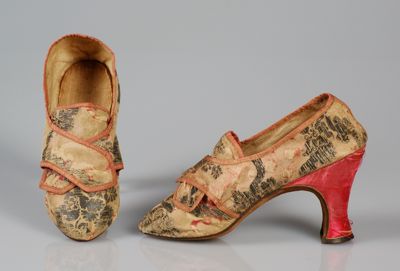 Cream Silk Brocade Court Shoes with Coral Heels