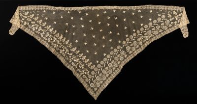 Cream Linen Triangular Lace Shawl