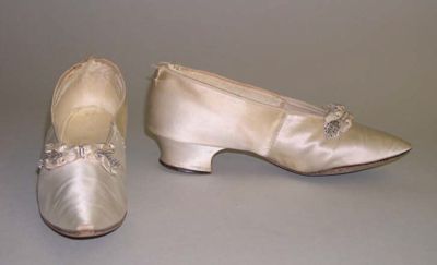 Pale Pink Silk Satin Pointed Evening Shoes