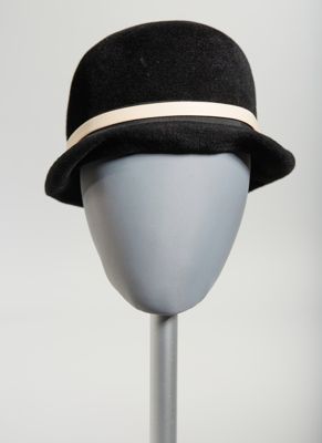Black Fur Felt Derby Hat with Cream Bow