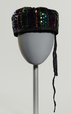 Brimless mulitcolored sequined hat