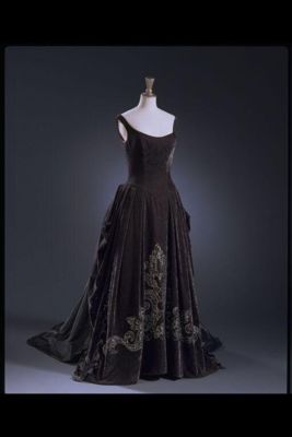 Silk velvet evening dress and a silk taffeta train with machine lace, designed by Tomasz Starzewski, England, 1996