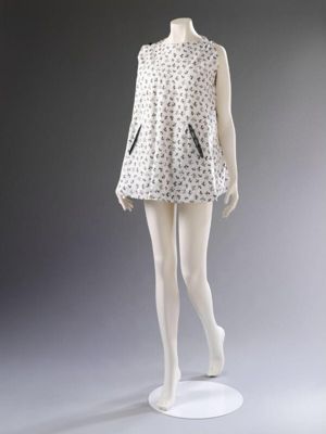 F, beach tunic of white printed cotton with poodle motif, Pucci, ca. 1958, Italy