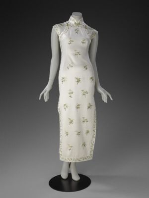 <i>Qipao</i>, embroidered white silk satin with bamboo sprigs and organza with silk lining, designed by Guo Yujun and Xu Yulin, made for GUO XU, Shanghai, China, 2019