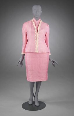 Ensemble comprising a dress for a woman (<i>qipao</i>), waistcoat and jacket, pink plain-weave wild silk; embroidery in sequins, made by Hoover Co. (豪華公司), Hong Kong 1950s.