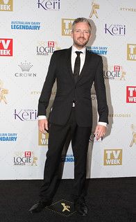 Black Wool Blend Tight Hip Tuxedo Blazer